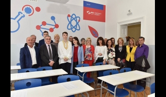 Гимназија у Пироту добила учионицу за руски језик уз подршку НИС-а