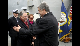 Порошенко: Посета америчког разарача Одеси важан сигнал Кремљу