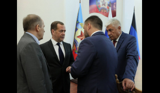 Медведев по налогу Путина одржао састанак у Луганску са Пушилином и Пасечником