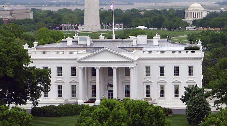 Трамп: Закон о санкцијама који сам потписао је неуставан и погрешан