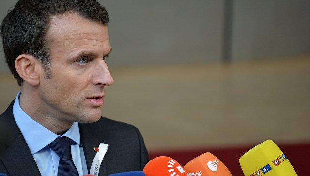 Макрон позвао на суочавање са „успоном аутократских режима широм света“