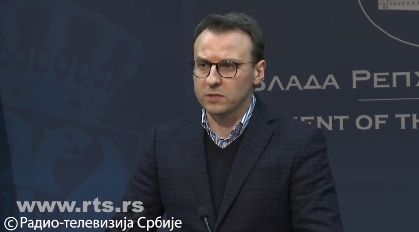 Петковић: Добили смо снажне гаранције од САД и ЕУ, Вучић замолио Србе да се повуку са барикада