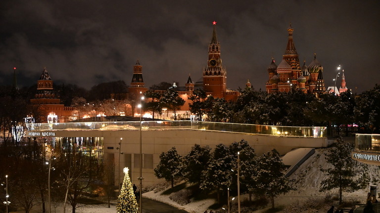 Pregovori o Ukrajini moraju se voditi iza zatvorenih vrata – Kremlj
