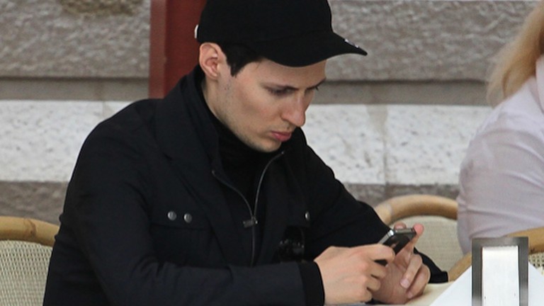 Само „малоумни“ верују да је WhatsApp безбедан – Дуров