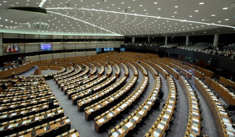EU: apsurd na parlamentarnom nivou