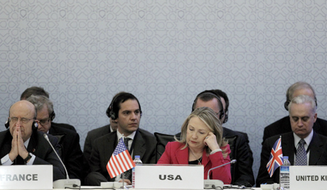 Hilari Klinton zapretila Siriji „posledicama“