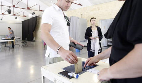 U Francuskoj socijalisti dobili apsolutnu većinu na izborima