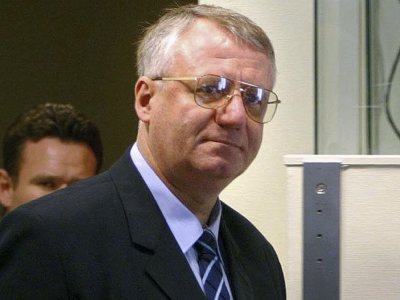 Šešelj: Vama da ustanem, pa vi niste normalni, vi ste belosvetski ološ, kako ja vama mogu da ustanem?