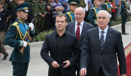 Медведев посаветовао МСП-у Грузије да га не учи памети