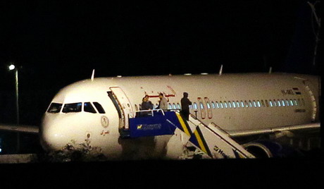 Jermenski avion koji je leteo u Siriju prinuđen da sleti u Tursku