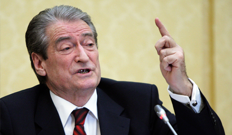 Бериша „проширио“ границе Албаније, шеф грчког МСП-а одустао од посете