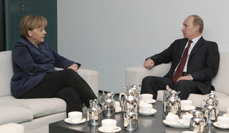 Путин спреман на разговор са Меркеловом