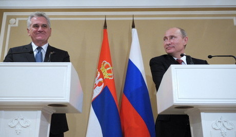 Томислав Николић наградио Владимира Путина Орденом републике Србије