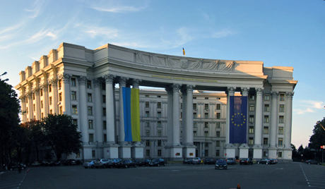 Украјина пристаје на преговоре под притиском Европе