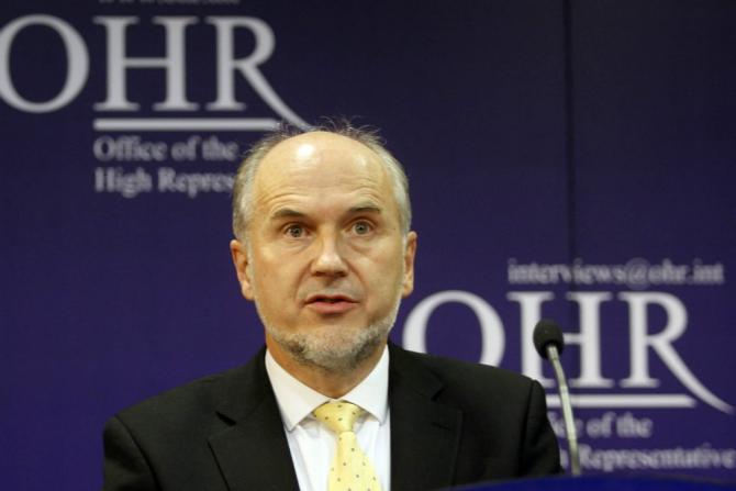 Валентин Инцко прети слањем трупа ЕУ у Републику Српску и Федерацију БиХ