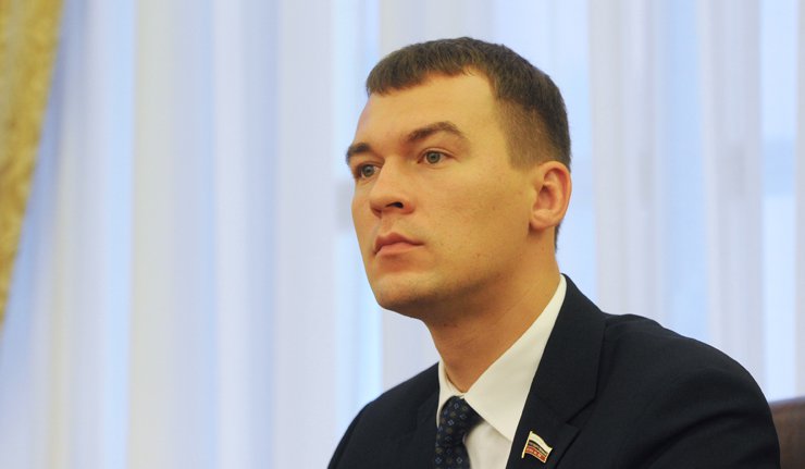 Медији: Коломојски и Јарош обучавају екстремисте за државни удар у Русији