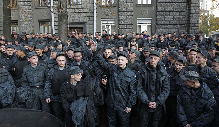 Национална гарда протествује испред администрације председника Украјине