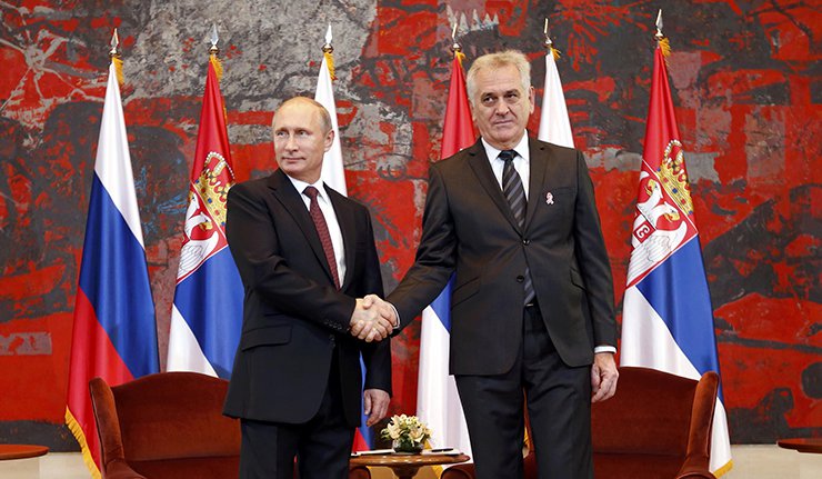 Николић одликовао Путина највишим србским орденом