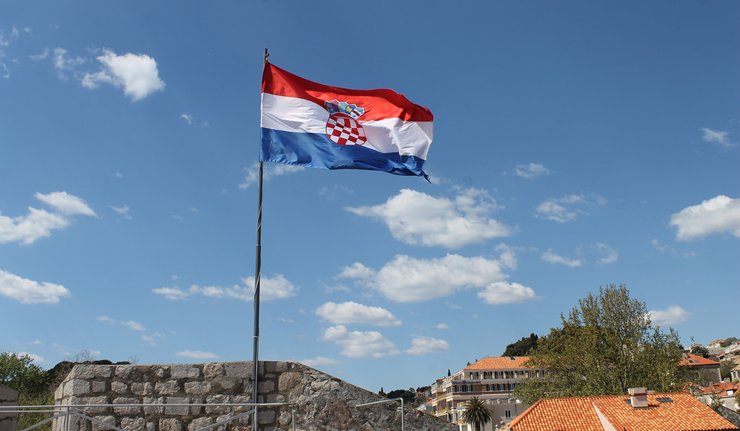 Снег отежава рад на биралиштима у Хрватској