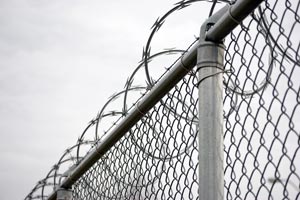Мађарска почела са градњом зида на граници са Србијом
