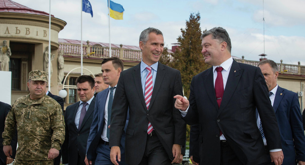 Порошенко признао да Украјина није спремна за НАТО