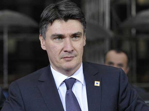 Милановић Вучићу: Снизи тон и шарај мало