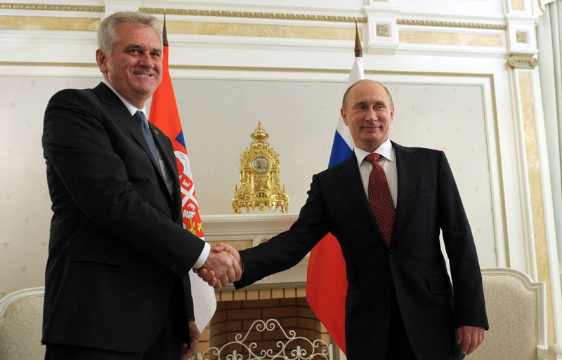 Николић честитао Путину рођендан