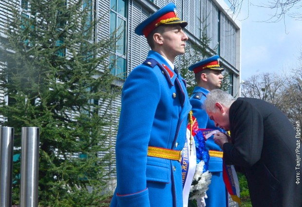 Док jе Србиjе и памћења, треба обилазити места страдања