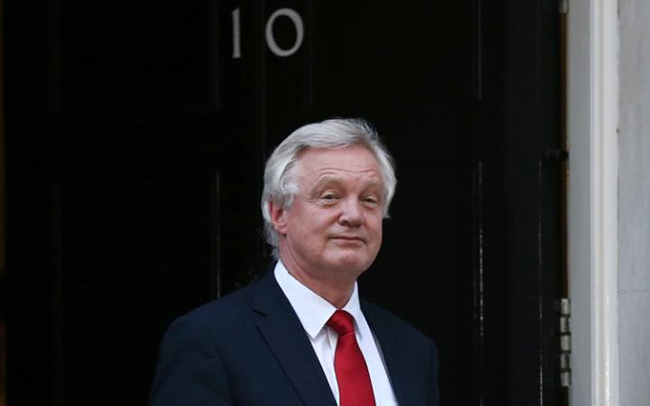 Британски мнистар за Brexit: Вероватни излазак из ЕУ у децембру 2018.