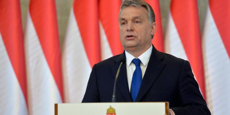 Орбан: ЕУ не може да присили Мађарску да прими мигранте
