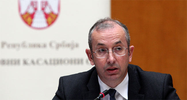 Давенпорт спремио образложење на србском језику