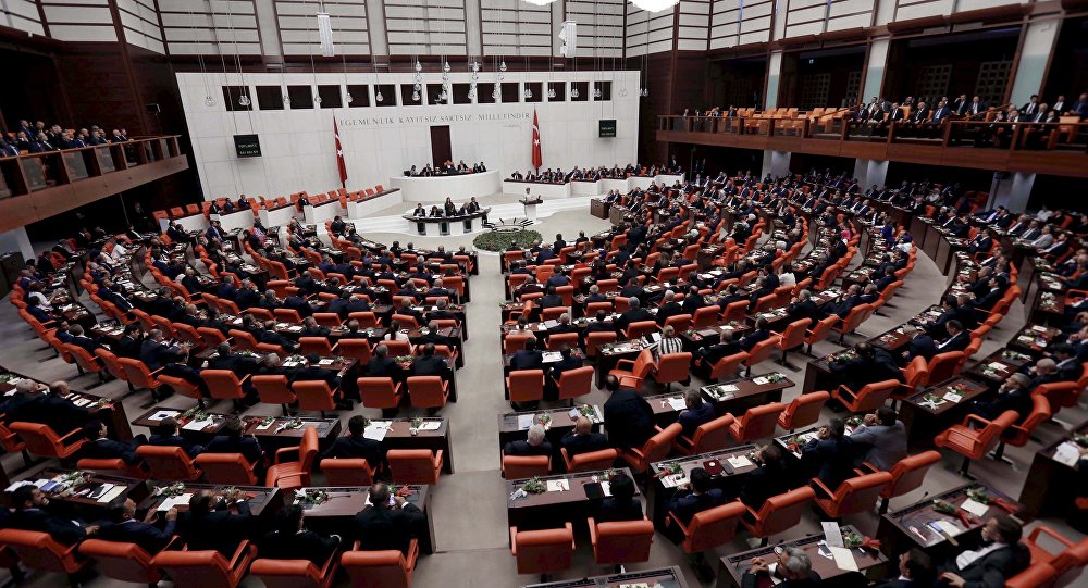 Турски парламент одобрио прелазак на председнички облик владавине