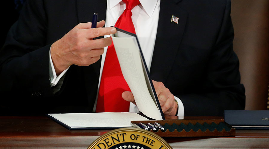 Трамп наредио изградњу зида између САД и Мексика