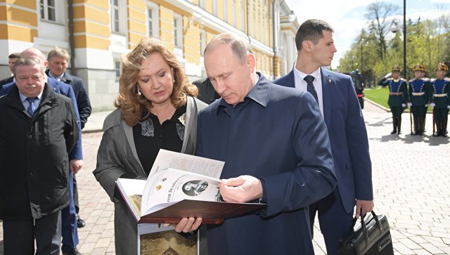 Putin u Kremlju otkrio krst koji je lično Lenjin srušio