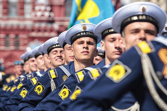 Парада Победе 2017: Симболично „подношење извештаја“ народу