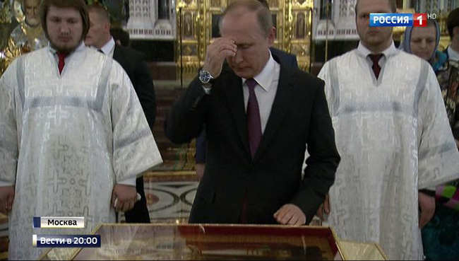 Путин се поклонио моштима Светог Николе