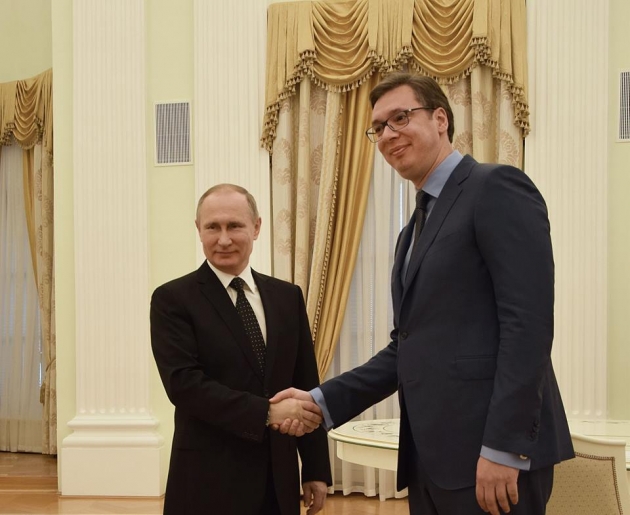 Вучић поводом Дана Русије упутио честитку Путину