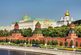 Кремљ приче у медијима о наводним везама сарадника Трампа са Москвом сматра клеветом