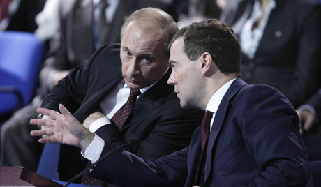 Медведев и Путин: Једна глава добро мисли, а две још боље