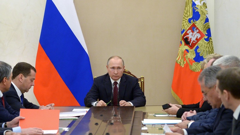 РТ: Путин разговарао са члановима Савета безбедности РФ о руско-британским односима