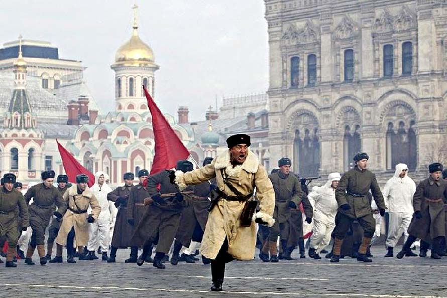 Defile naroda koji se ne boji da se bori i pobeđuje