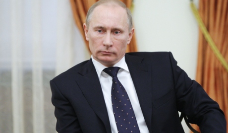 Путин је обећао да, ако победи на председничким изборима, неће затезати политичку ситуациjу у Русији