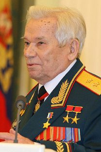 Михаил Калашњиков за рођендан од државе добио лифт