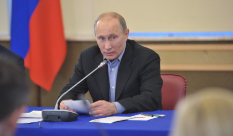 Путин Абасу уручио Орден пријатељства