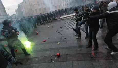 На митингу у центру Москве у суботу учествовало 5 хиљада младих
