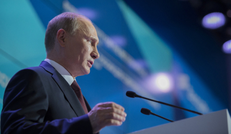 Путин : Руси морају поносни на своју историју