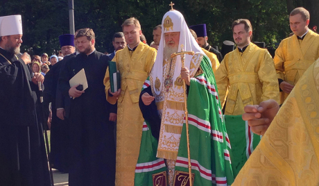 Патријарх Кирил честитао западним хришћанима Божић