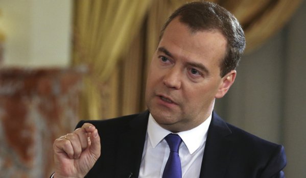 Медведев: Украјинско тражење повлашћене цене гаса је уцена