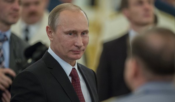 Путин позива свет да се уједини у борби са кризом