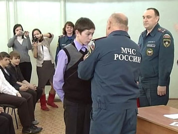 15-godišnji dečak izvukao čoveka iz vatre